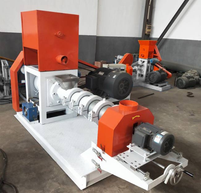 500600KG / H Floating Fish Feed Extruder Machine With Feeding Power 1.1KW